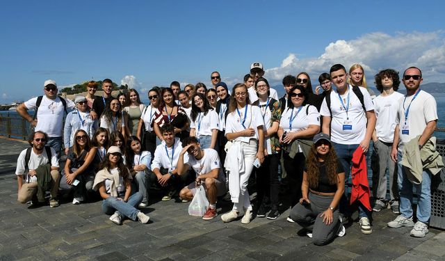 Kardeş şehi̇r öğrenci̇leri̇ Kuşadası'nı yakından tanıdı