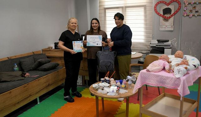 Kuşadası Beledi̇yesi̇'nden anne adaylarına destek