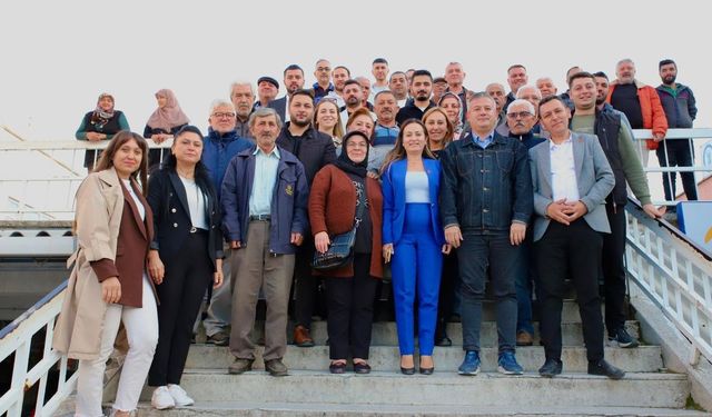 Manisa İl Başkanı Özalper ilçe başkanlarıyla bir araya geldi