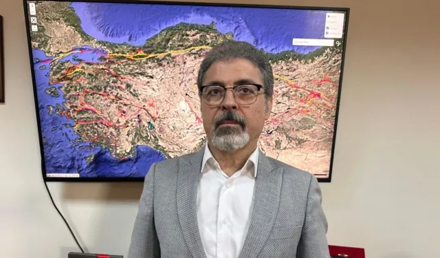 Sözbilir'den İzmir için uyarı: 'Yıkıcı deprem kapıda!'