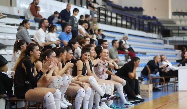 Turgutlu Belediyespor filedeki başarısını koruyor: 3-0