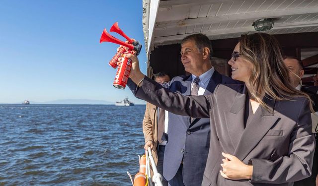 Yat yarışlarının startını Başkan Tugay verdi