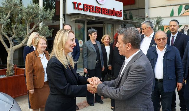CHP'li Aylin Nazlıaka Efeler Belediyesi'ni ziyaret etti
