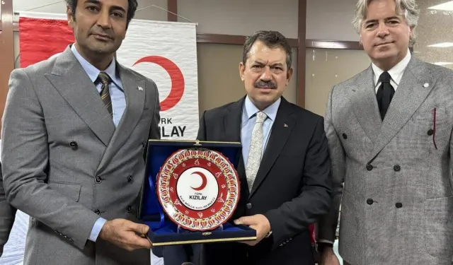 İzmir Adliyesi'nde 'Kan Dostum' kampanyasına yoğun ilgi