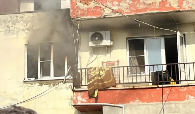 Nazilli'de 2 katlı evde yangın: 1 ölü, 3 yaralı