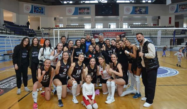 Turgutlu Belediyesi Kadın Voleybol Takımından net galibiyet
