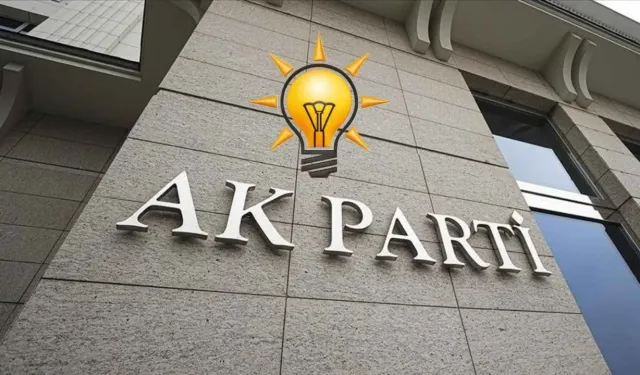 Ak Parti'de istifa depremi: 14 isim görevini bıraktı