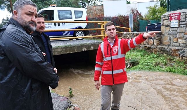 Bodrum'da yoğun yağış: başkan Mandalinci ekiplerle sahada