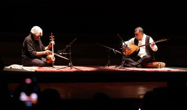 İki kültür iki usta bir sahnede