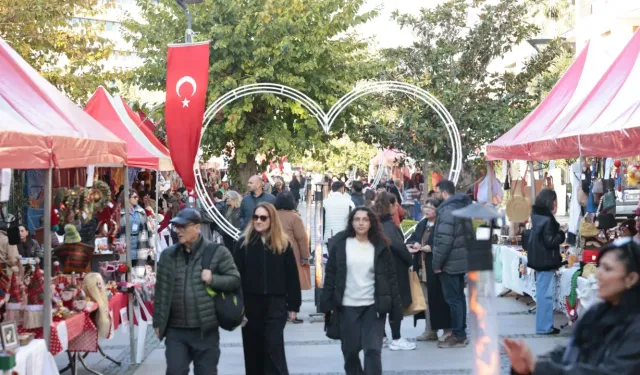 Konak Dominik Caddesi'nde 'Yeni Yıl El Emeği Kermesi'