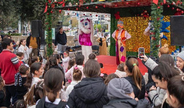 Kuşadası'nda yeni yıl eğlenceleri başladı