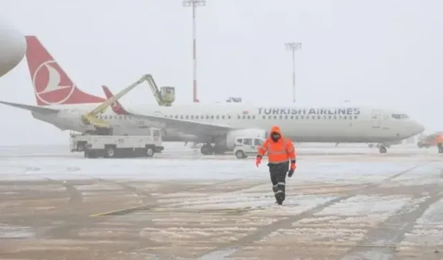 Olumsuz hava uçuşları vurdu