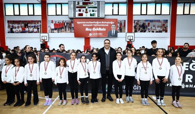 Balçova'da dostluk turnuvasından güçlü mesaj