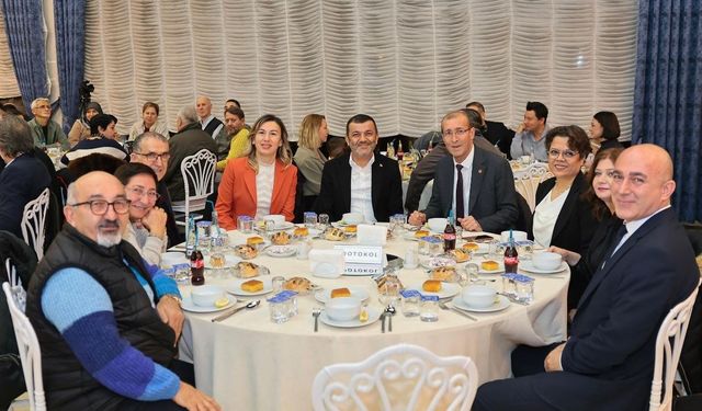 Başkan Çavuşoğlu basınla bir araya geldi