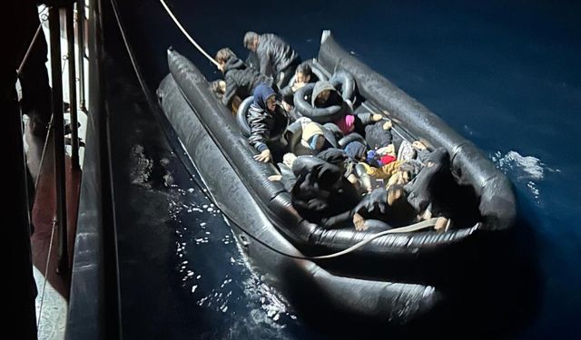 İzmir'de 33 düzensiz göçmen kurtarıldı