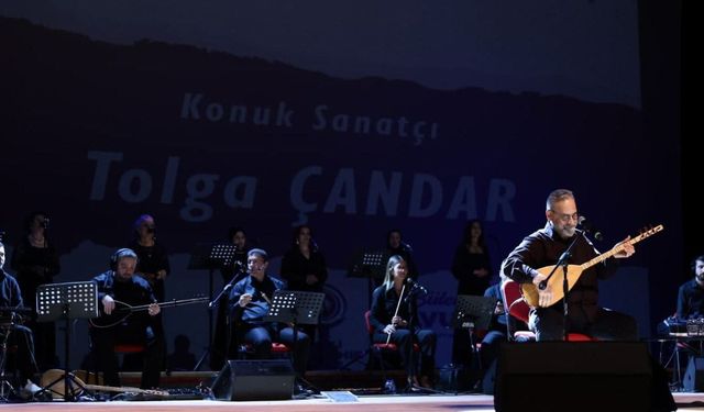 Sanatçı Talip Özkan, türkülerle anıldı