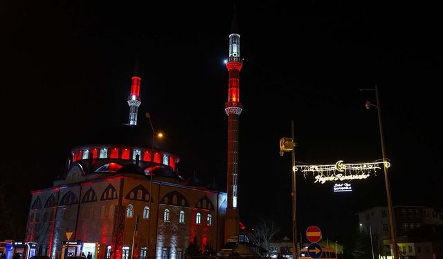 Denizli'de ramazan coşkusu ışıklarla taçlandı