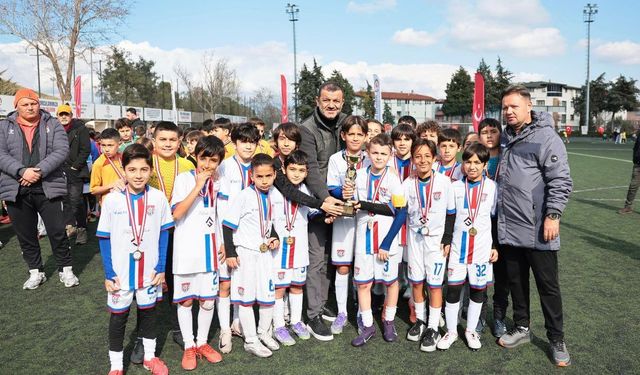 Levend Sarıoğlu U-10 Futbol Ligi'nde muhteşem final