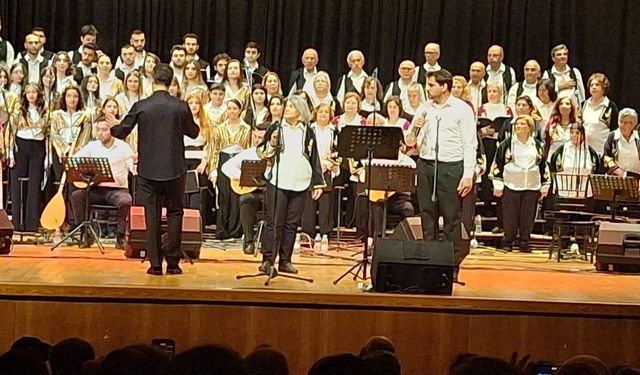 Nesilden nesile türküler aynı sahnede buluştu