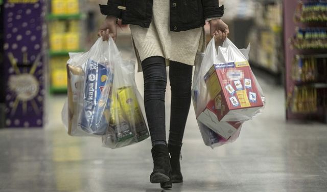 Tüketici güveni 11 ayın zirvesine yaklaştı