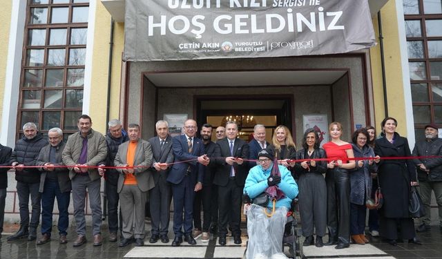 Turgutlu'da 'Üzüm Kızı' sergisi kapılarını açtı