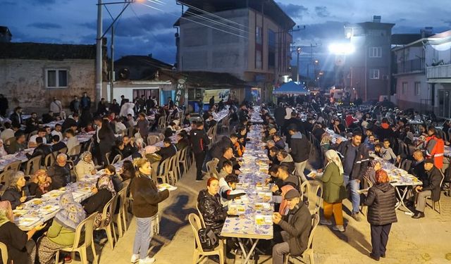 Yetişkin'in ramazan buluşması ışıklı mahallesi'nde