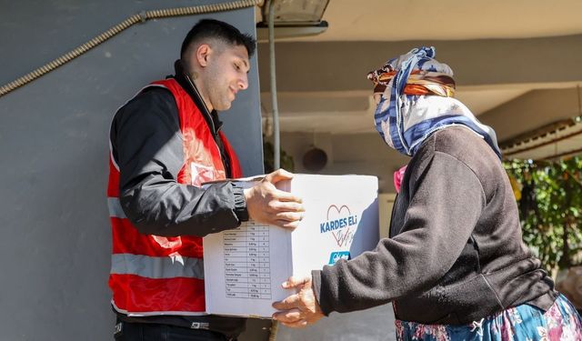 Başkan Yetişkin'in kardeş eli Ramazan'ın bereketini hanelere taşıyor