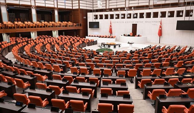 DEM Parti ve CHP'nin kadın istihdamı önerisi reddedildi