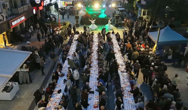 İzmir'in zirvesi Buca'daki iftar sofrasında buluştu