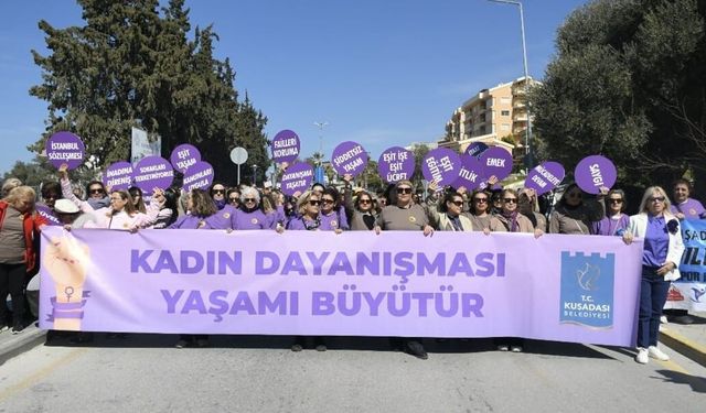 Kadın dayanışması Kuşadası'nda sokaklara taştı