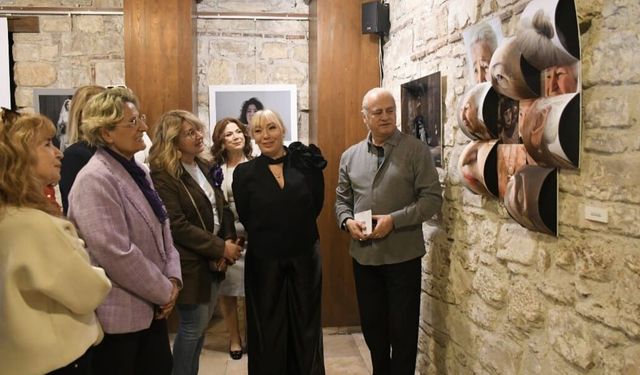 Kuşadası'nda 8 Mart'a özel fotoğraf sergisi