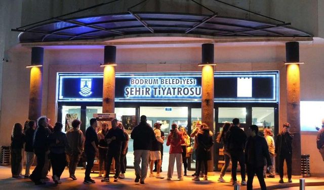 Bodrum'da perde 'Cambazın Cenazesi' ile kapandı