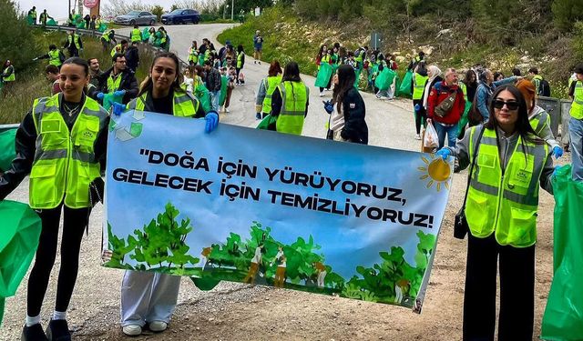 Bornova'da anlamlı temizlik hareketi