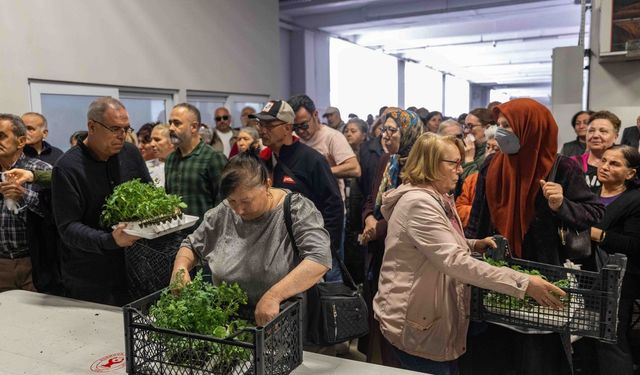 Bornova'da toprağa can, üreticiye destek