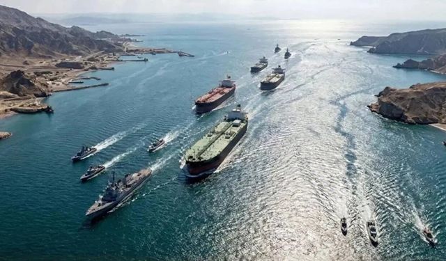 CENTCOM'dan Hürmüz açıklaması: Temizleme başladı