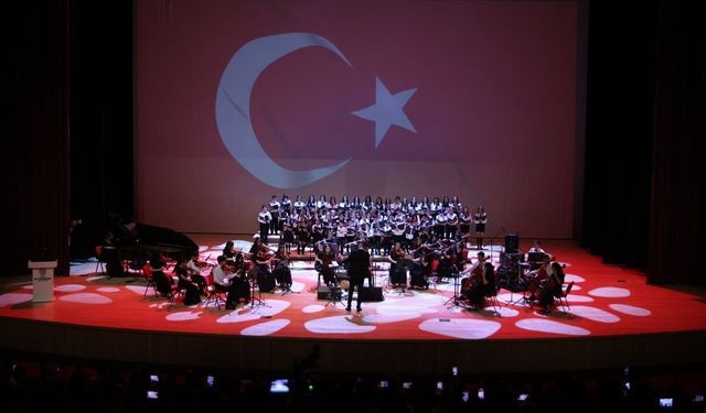 Denizli Büyükşehir Çocuk Korosu'ndan 23 Nisan konseri