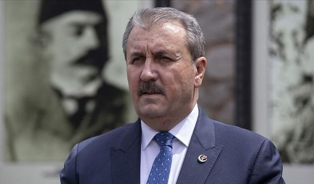 Destici: 'Türkiye şu anda adeta yarı savaş halinde sayılır'