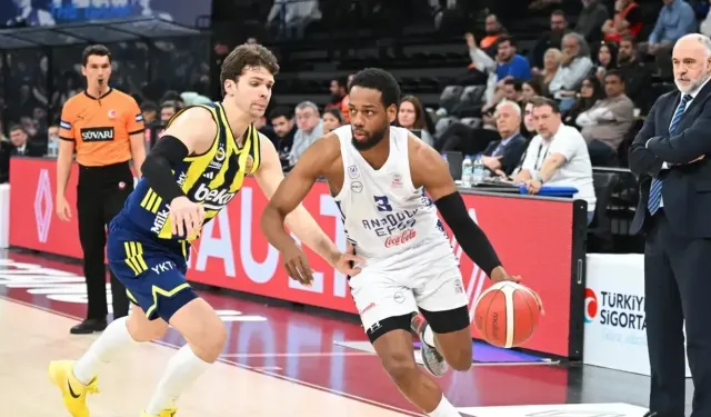Fenerbahçe, Efes'e 16 sayı fark attı