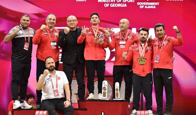 Furkan Özbek'ten Avrupa rekorlu şampiyonluk