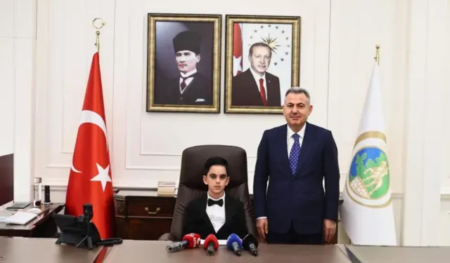İzmir'de 23 Nisan'da temsili vali devir teslimi