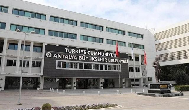 Antalya Büyükşehir'e operasyon: 27 kişi adliyede