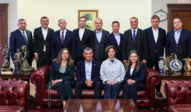CHP'li başkanlardan Özgür Özel'e tam destek