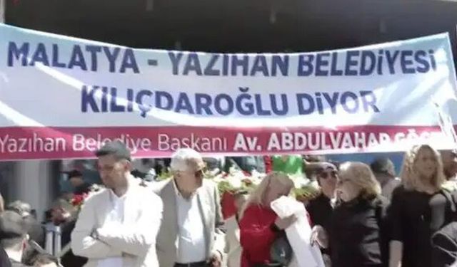 İhraç edilen başkandan Kılıçdaroğlu'na destek pankartı