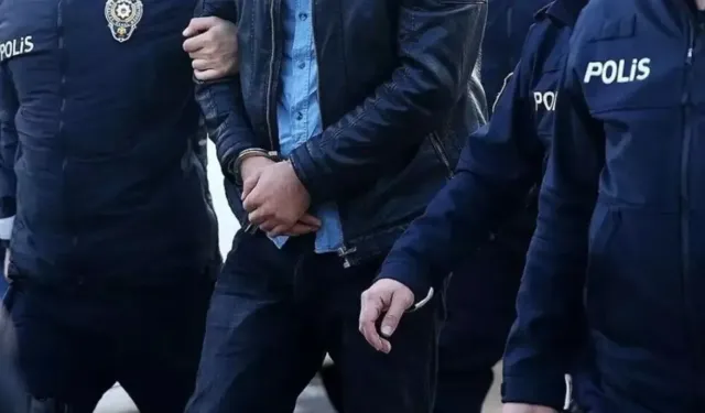 İzmir merkezli FETÖ operasyonunda 9 gözaltı