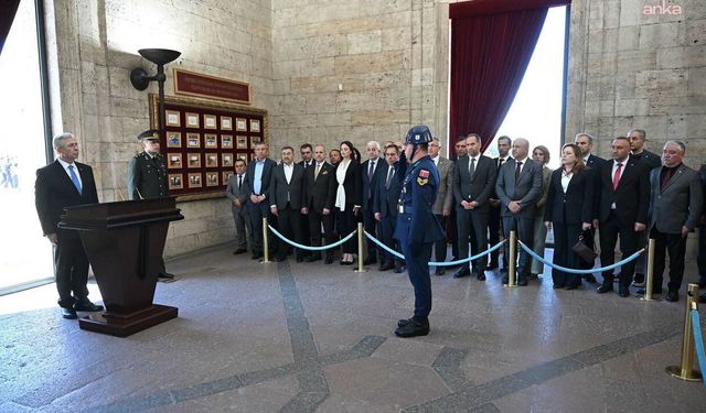 Mansur Yavaş'tan seçim sonrası Anıtkabir ziyareti