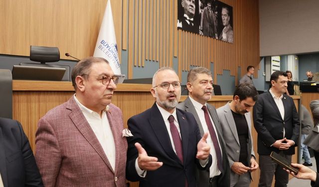 Meclis uzatmayı oynadı: Tunç Soyer'i arar olduk!