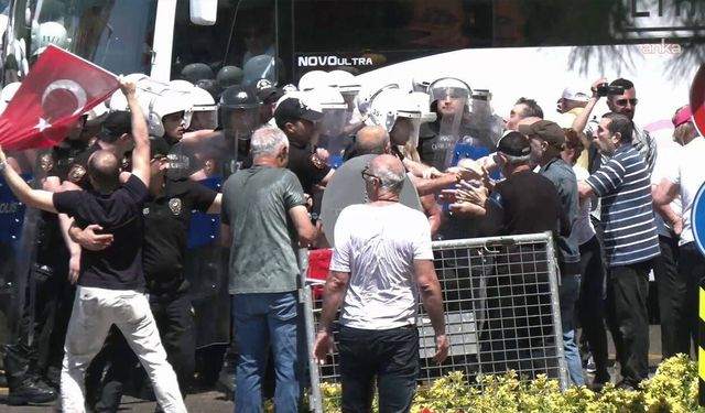 Özgür Özel'in İzmir buluşmasında gerginlik