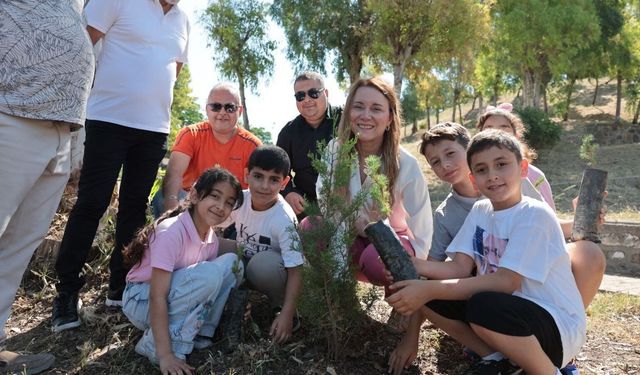 Başkan Mutlu, Konaklı miniklerle fidan dikti