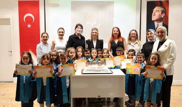 Denizli'de kreş öğrencilerinin mezuniyeti sevinci