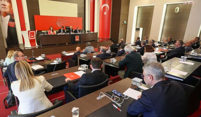 Parti Meclisi 27 üyeyle toplandı